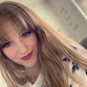 Meet your Posher, Natasha